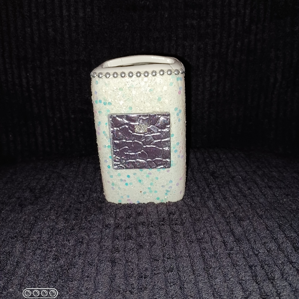Toothbrush Holder
